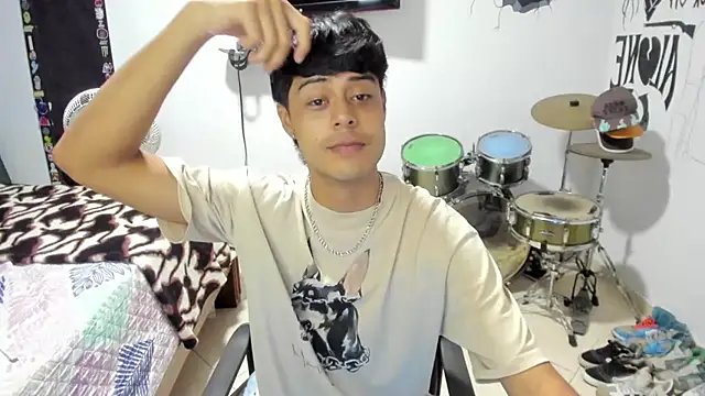 Zack falcon online show from 10-17-25, 03:43