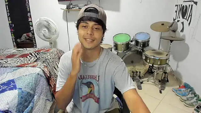 Zack falcon online show from 09-25-25, 03:23