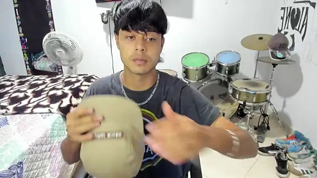 Zack falcon online show from 10-28-25, 03:40