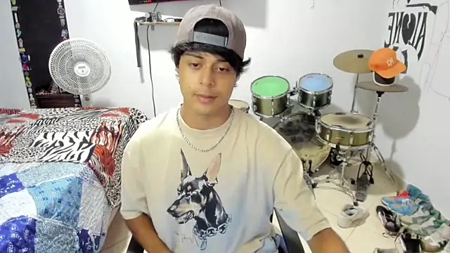 Zack falcon online show from 09-11-25, 03:28