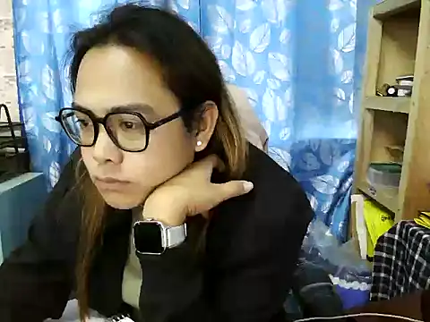 Snapshot of Your_PrettyGirlxxx chatting on 05-23-26, 02:43 Your PrettyGirlxxx online show from 05-23-26, 02:43