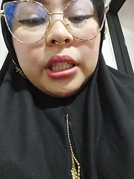 Hana    online show from 04-08-26, 11:28