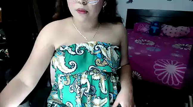 Snapshot of Hana___ chatting on 02-17-25, 05:44 Hana online show from 02-17-25, 05:44