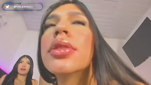 Snapshot of _valeriaaa chatting on 04-23-26, 06:31 valeriaaa online show from 04-23-26, 06:31