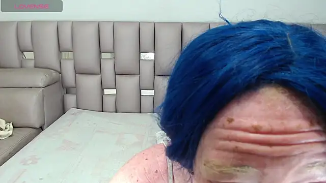 Kittywhiteass online show from 10-09-25, 04:35
