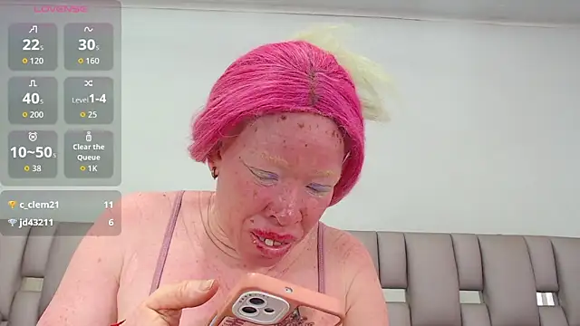 Snapshot of Kittywhiteass chatting on 11-15-25, 02:21 Kittywhiteass online show from 11-15-25, 02:21