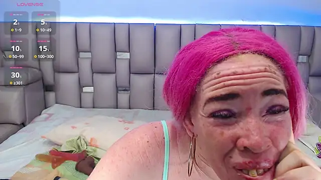 Snapshot of Kittywhiteass chatting on 11-27-25, 04:02 Kittywhiteass online show from 11-27-25, 04:02