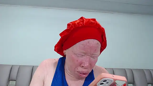 Kittywhiteass online show from 09-21-25, 06:51