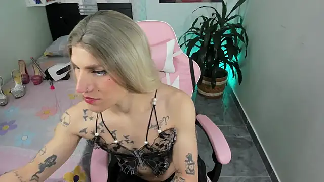 queenramoona-hot online show from 09-14-25, 06:41