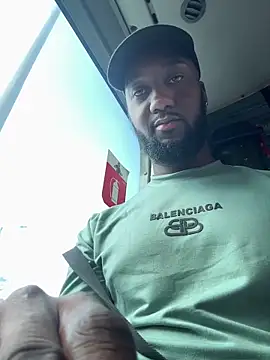 Snapshot of blackdrey18 chatting on 02-14-26, 02:50 blackdrey18 online show from 02-14-26, 02:50