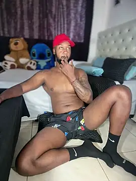 Snapshot of blackdrey18 chatting on 02-26-26, 01:55 blackdrey18 online show from 02-26-26, 01:55