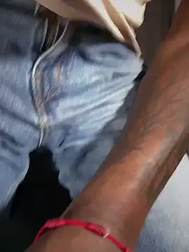 Snapshot of blackdrey18 chatting on 02-17-26, 12:13 blackdrey18 online show from 02-17-26, 12:13