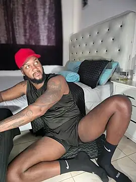 Snapshot of blackdrey18 chatting on 02-22-26, 02:19 blackdrey18 online show from 02-22-26, 02:19