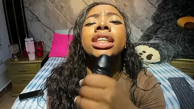 Snapshot of Niyirey1 chatting on 02-02-26, 12:48 Niyirey1 online show from 02-02-26, 12:48