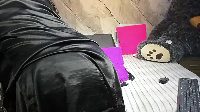 Niyirey1 online show from 03-23-26, 12:38