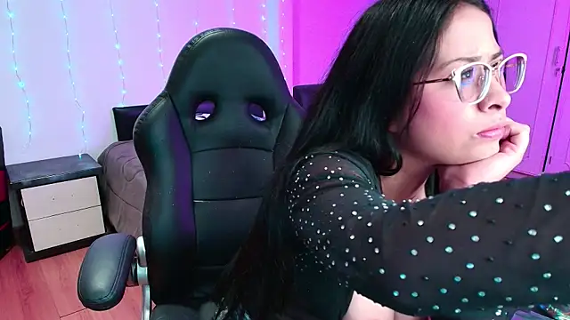 yesie hot online show from 11-27-25, 09:59