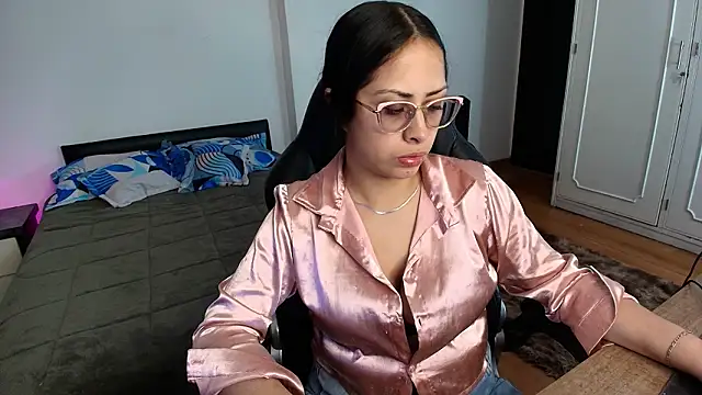 Snapshot of yesie_hot chatting on 03-21-26, 01:29 yesie hot online show from 03-21-26, 01:29