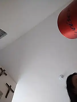 Yaya Mineira online show from 02-02-26, 07:57