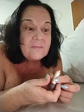 Snapshot of Yaya_Mineira chatting on 05-11-26, 10:18 Yaya Mineira online show from 05-11-26, 10:18
