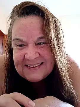 Snapshot of Yaya_Mineira chatting on 01-28-25, 01:49 Yaya Mineira online show from 01-28-25, 01:49