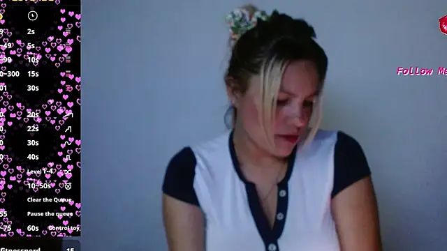 Snapshot of naugtyqueen chatting on 03-03-25, 11:24 naugtyqueen online show from 03-03-25, 11:24