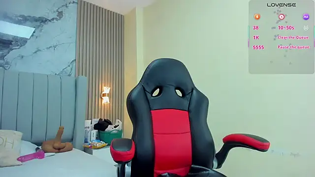 Snapshot of MAGIEVANS1 chatting on 04-01-26, 12:06 MAGIEVANS1 online show from 04-01-26, 12:06