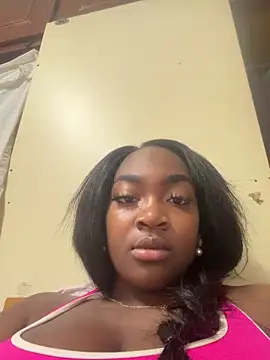 Snapshot of lizHanna25 chatting on 06-11-26, 12:46 lizHanna25 online show from 06-11-26, 12:46