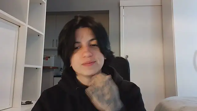 kyslrana online show from 06-18-26, 05:51