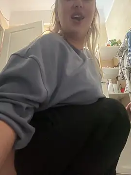 Snapshot of Aneri chatting on 02-09-26, 08:01 Aneri online show from 02-09-26, 08:01