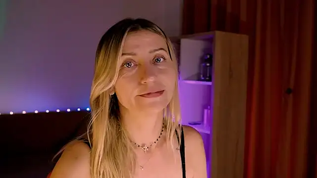 ZoeGrant online show from 04-17-26, 05:38