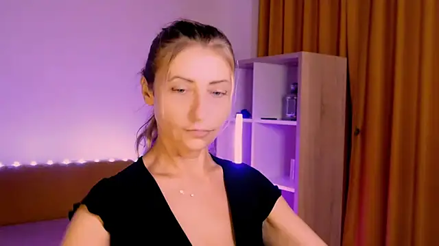 ZoeGrant online show from 06-23-26, 05:55