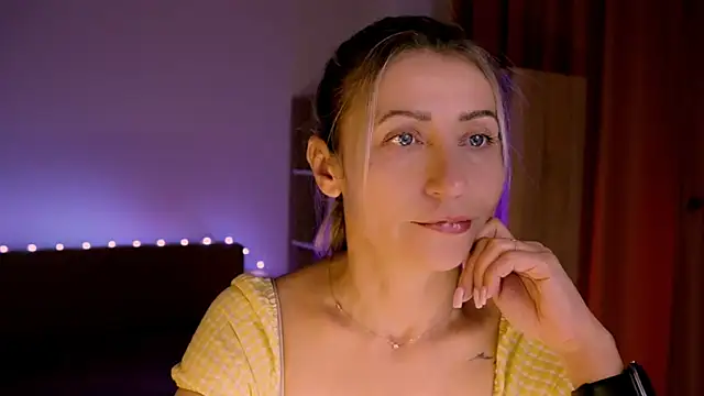 ZoeGrant online show from 04-14-26, 06:02