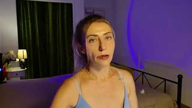 ZoeGrant online show from 06-18-26, 06:02