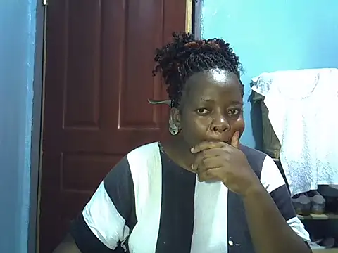 Snapshot of Ebonyceline chatting on 04-22-26, 08:10 Ebonyceline online show from 04-22-26, 08:10