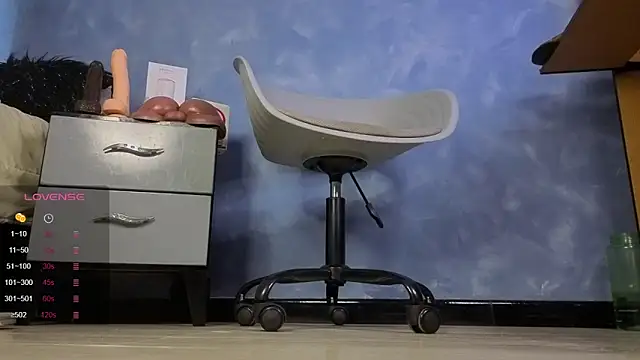 TomLover 12 online show from 03-08-26, 08:12