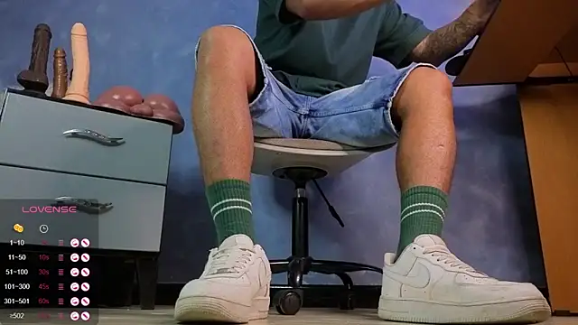 TomLover 12 online show from 03-12-26, 02:50