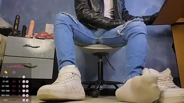 TomLover 12 online show from 02-06-26, 01:29