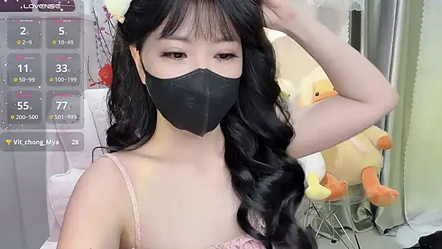 Snapshot of Mya_Lee chatting on 01-29-25, 04:52 Mya Lee online show from 01-29-25, 04:52