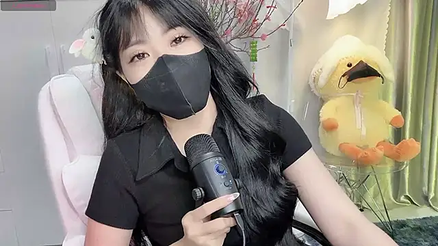 Snapshot of Mya_Lee chatting on 01-25-25, 10:50 Mya Lee online show from 01-25-25, 10:50