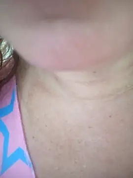 Snapshot of CASADASIGILO2 chatting on 10-21-25, 05:40 CASADASIGILO2 online show from 10-21-25, 05:40