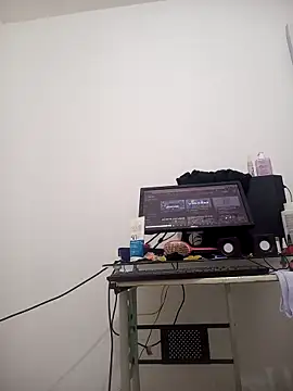 Snapshot of CASADASIGILO2 chatting on 10-17-25, 04:16 CASADASIGILO2 online show from 10-17-25, 04:16