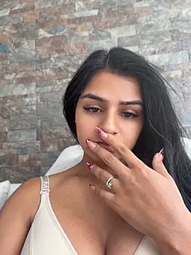 Snapshot of AnnRosse18 chatting on 05-15-26, 03:54 AnnRosse18 online show from 05-15-26, 03:54
