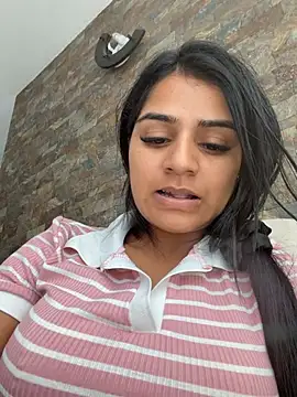Snapshot of AnnRosse18 chatting on 05-14-26, 06:27 AnnRosse18 online show from 05-14-26, 06:27