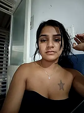 Snapshot of AnnRosse18 chatting on 02-15-25, 03:20 AnnRosse18 online show from 02-15-25, 03:20