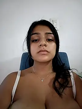 Snapshot of AnnRosse18 chatting on 02-14-25, 11:09 AnnRosse18 online show from 02-14-25, 11:09