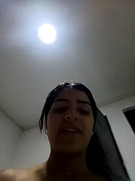 Snapshot of AnnRosse18 chatting on 02-01-25, 02:13 AnnRosse18 online show from 02-01-25, 02:13