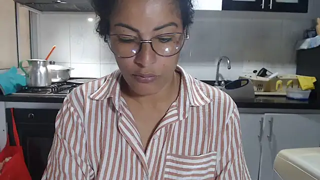 Snapshot of kateleyagrey chatting on 09-28-25, 02:35 kateleyagrey online show from 09-28-25, 02:35