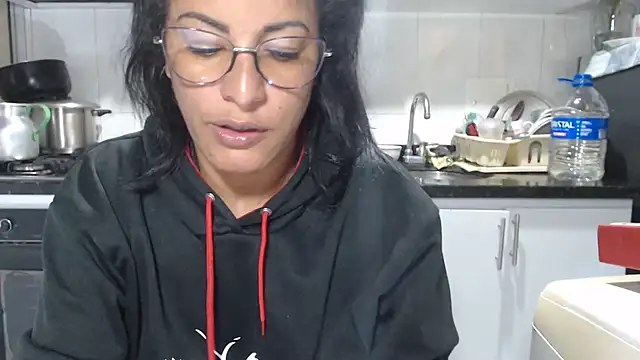 Snapshot of kateleyagrey chatting on 12-14-25, 11:27 kateleyagrey online show from 12-14-25, 11:27