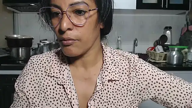 kateleyagrey online show from 06-17-26, 08:41