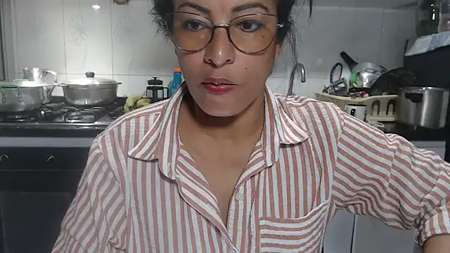 Snapshot of kateleyagrey chatting on 11-24-25, 08:20 kateleyagrey online show from 11-24-25, 08:20